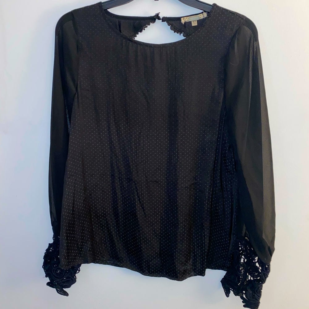 Gimmicks by BKE Black and White Polka Dot Blouse Top